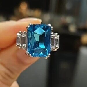 💝2/$25💝 NWOT - Moissanite Aquamarine Gorgeous Rings for Women - Size 9 1/2